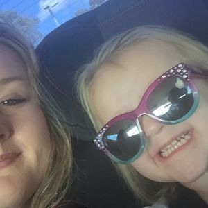 Meet your Posher, Pauline